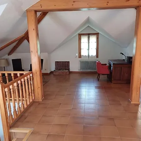 Casa Con Jardin En El Centro Holiday home