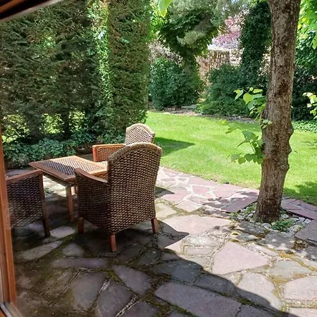 度假居 Casa Con Jardin En El Centro *