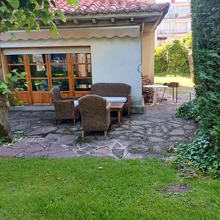 Casa Con Jardin En El Centro Holiday home