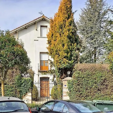 Casa Con Jardin En El Centro Holiday home